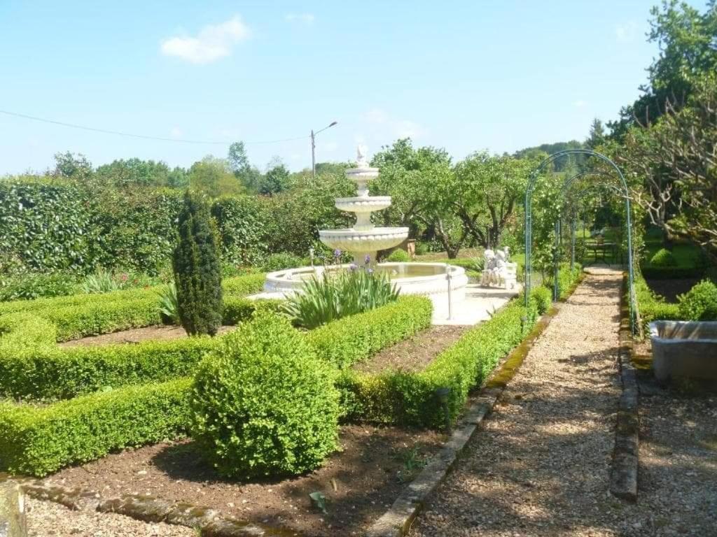 Chambre D'Hotes Le Val Du Chapelain Panzió Montigny-la-Resle Kültér fotó