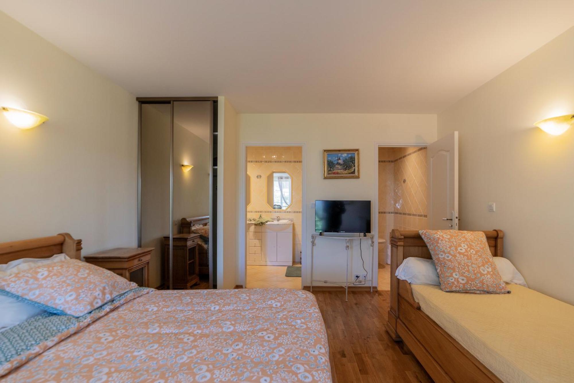 Chambre D'Hotes Le Val Du Chapelain Panzió Montigny-la-Resle Szoba fotó