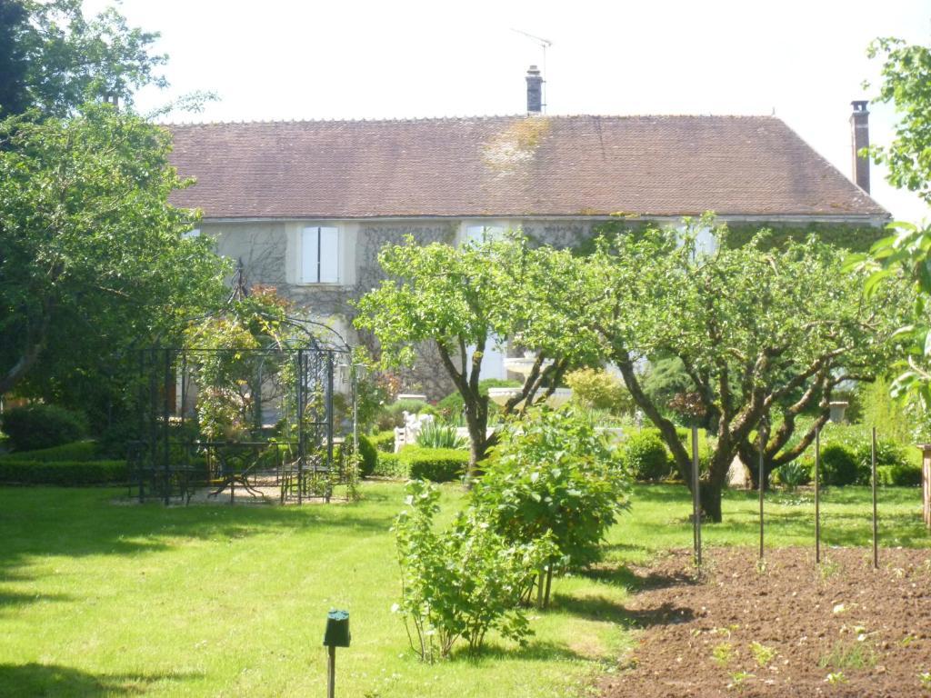 Chambre D'Hotes Le Val Du Chapelain Panzió Montigny-la-Resle Kültér fotó